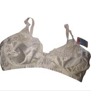 NWT Simply Basic White Lace Bra Size 40D